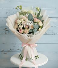 Букет цветов из:  Розы и Лизиантусы в Зорино