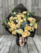 Букет цветов из:  Розы и Лизиантусы в Зорино