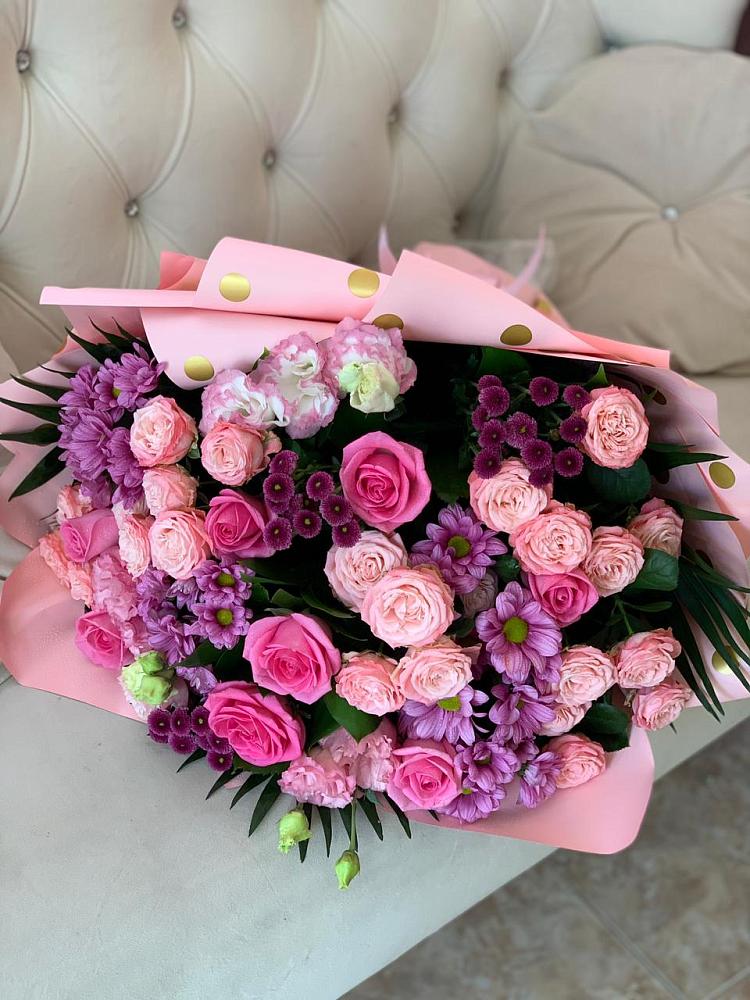 Букет цветов из: Хризантемы, Розы и Лизиантусы в Зорино