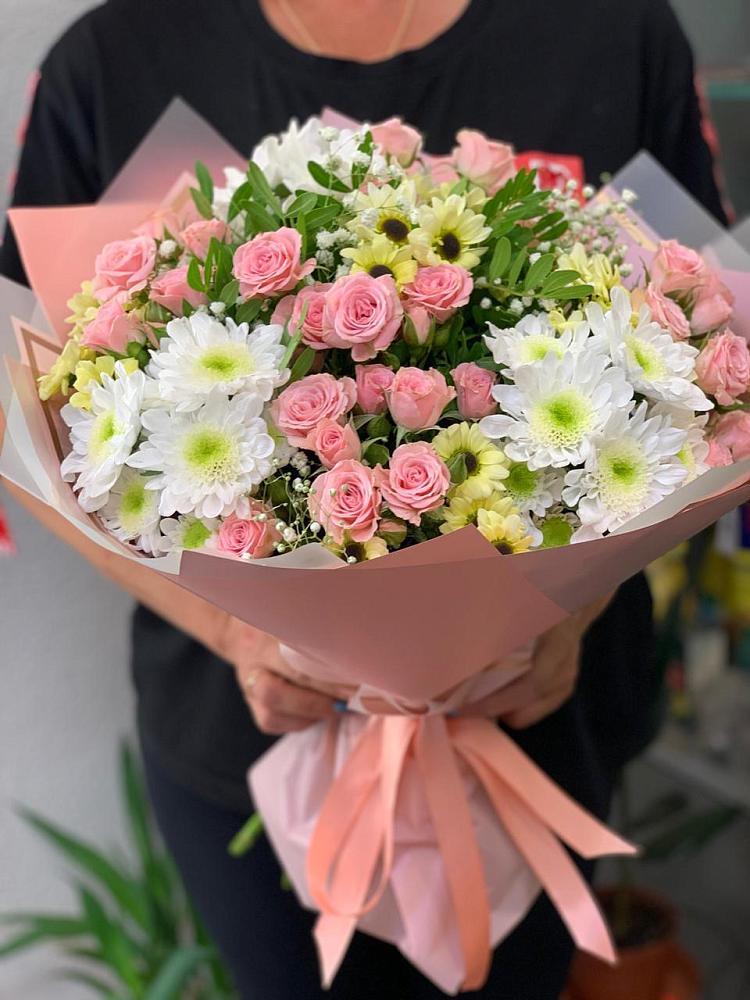 Букет цветов из: Розы и Хризантемы в Зорино