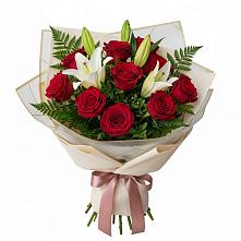 Букет цветов из:  Лилии и Розы в Зорино