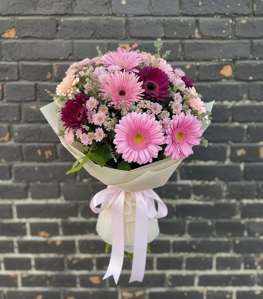 Букет цветов из: Герберы и Хризантемы в Зорино