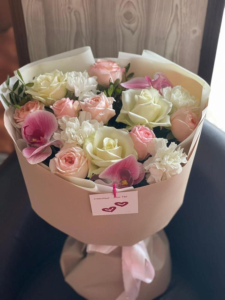 Букет цветов из: Орхидеи, Розы и Гвоздики в Зорино