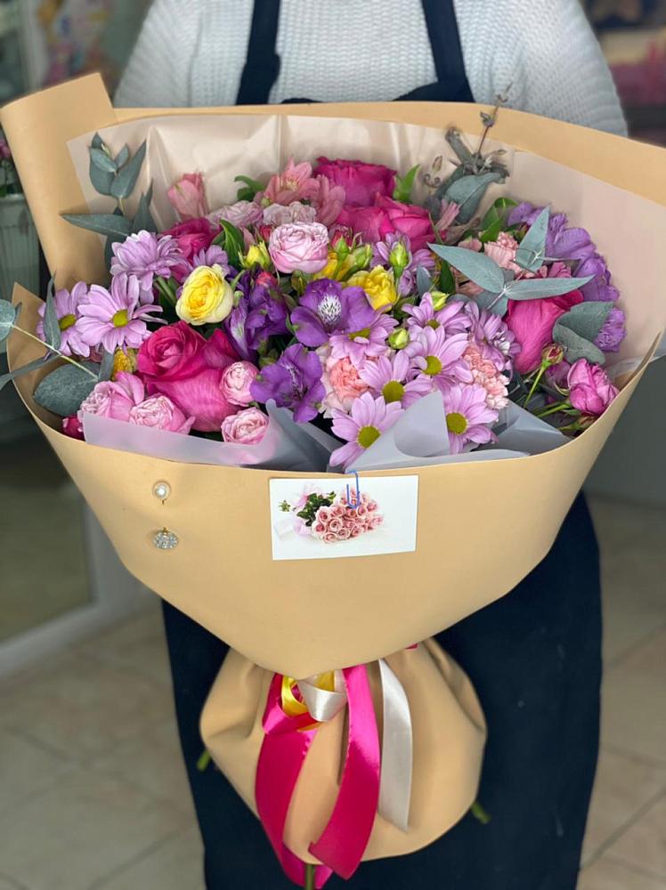 Букет цветов из: Хризантемы, Гвоздики и Альстромерии в Зорино