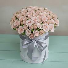 Цветочная композиция из Розы в шляпной коробке в Зорино