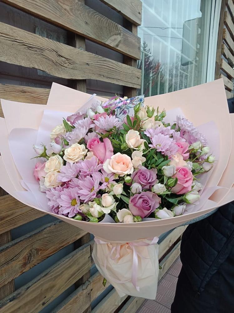 Букет цветов из: Розы и Хризантемы в Зорино