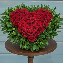 Цветочная композиция из Розы в виде сердца в Зорино