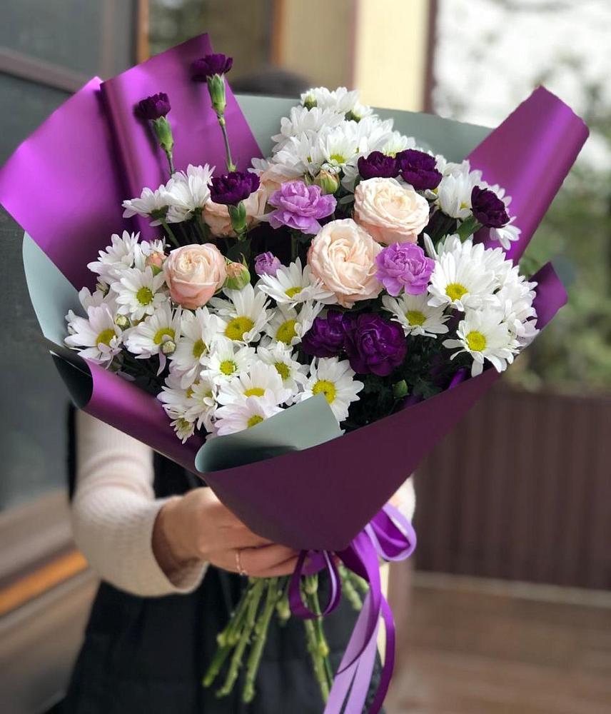 Букет цветов из: Хризантемы, Гвоздики и Розы в Зорино