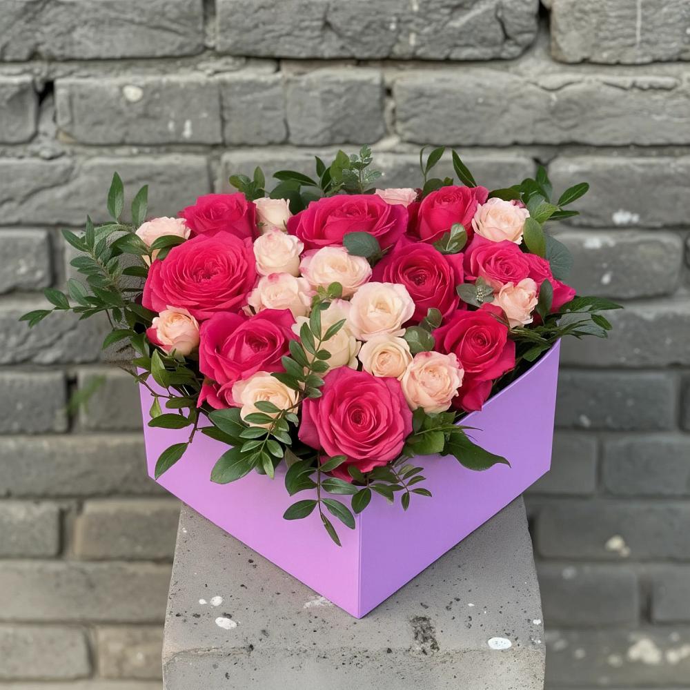 Цветочная композиция из Розы в коробке в Зорино