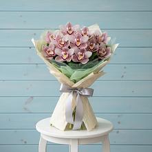 Букет цветов из:  Орхидеи и Розы в Зорино