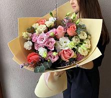 Букет цветов из:  Розы, Лизиантусы и Гвоздики #REPLACE_PRED# Зорино