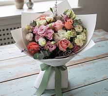 Букет цветов из:  Розы, Лизиантусы и Гвоздики в Зорино