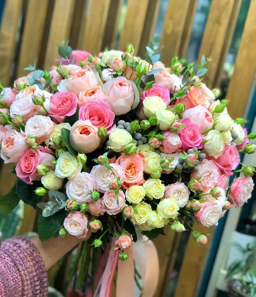 Букет цветов из: Розы в Зорино