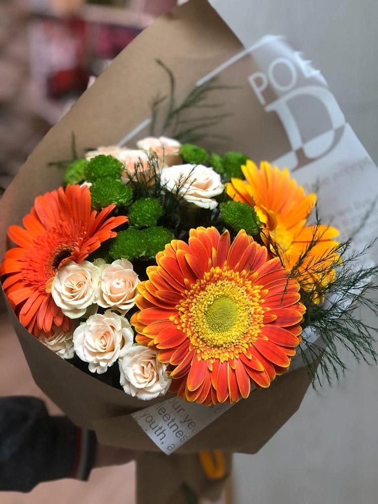 Букет цветов из: Герберы, Хризантемы и Розы в Зорино