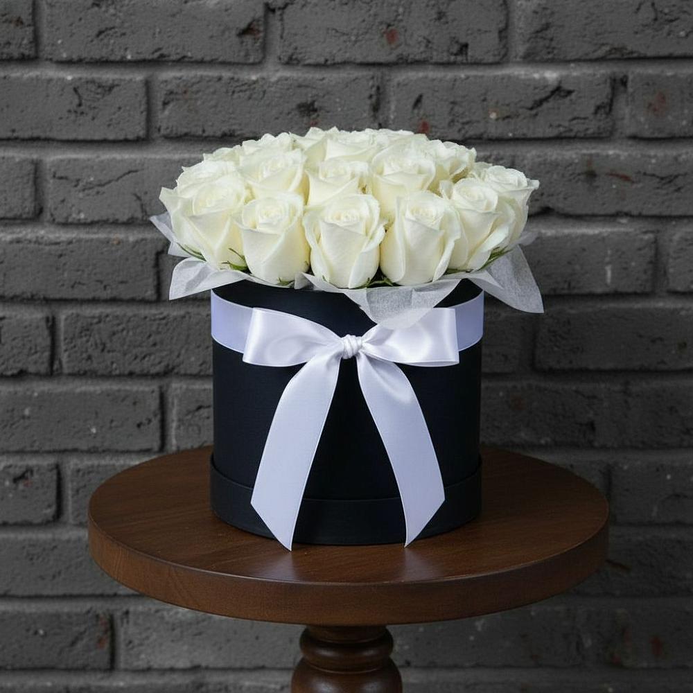 Цветочная композиция из Розы в шляпной коробке в Зорино